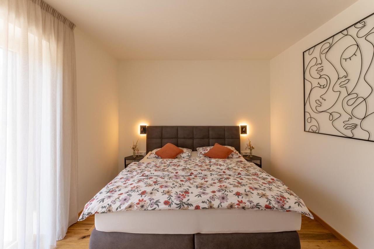 Apartments Villa Julia Lana Luaran gambar